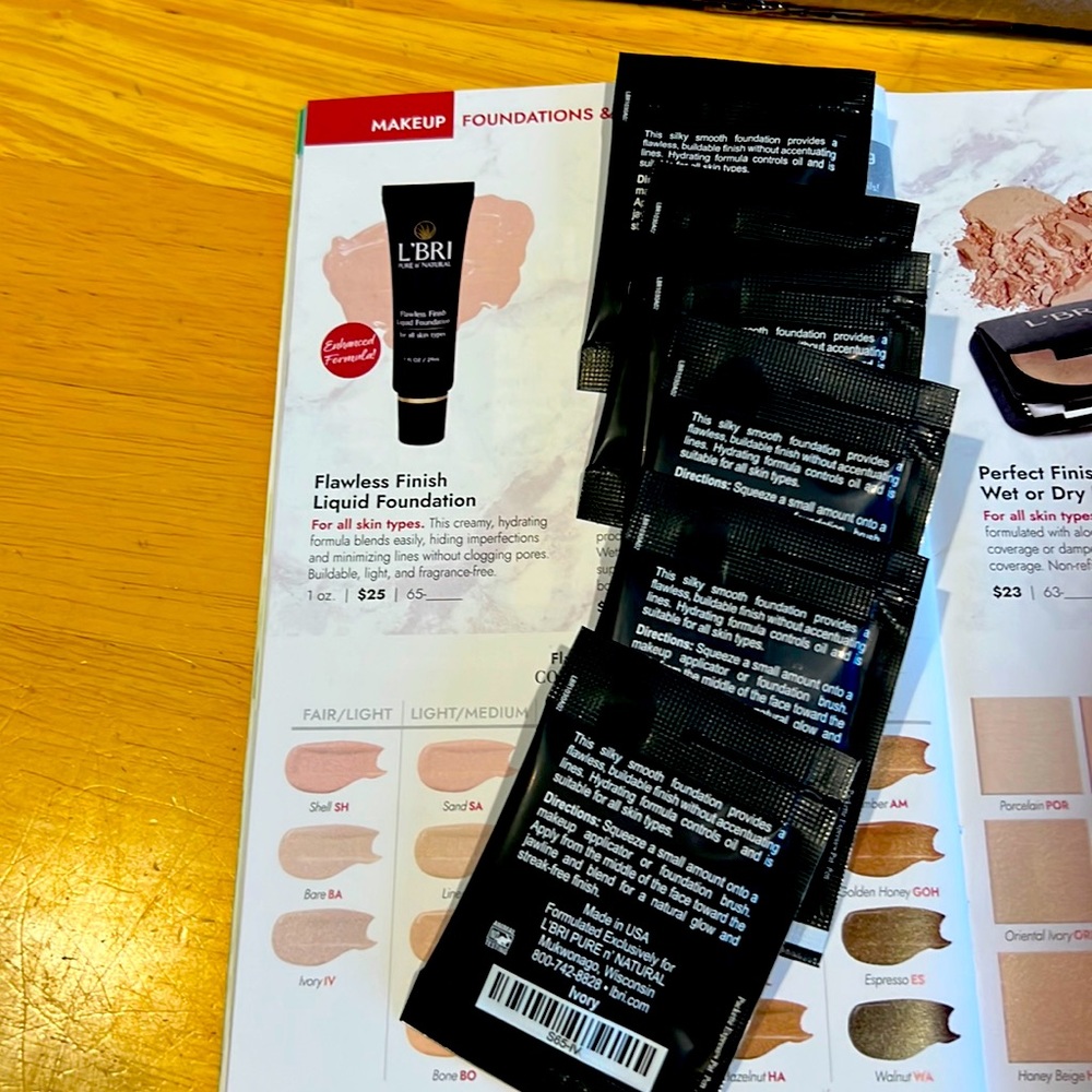 L’Bri Flawless Finish Liquid Foundation samples - Ivory (qty 6)